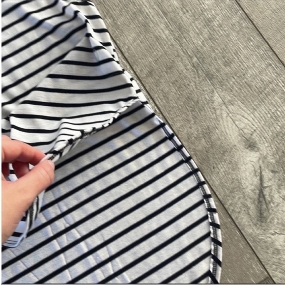 La Hearts Blue and White Striped Tank Top Size Medium. - Picture 3 of 7